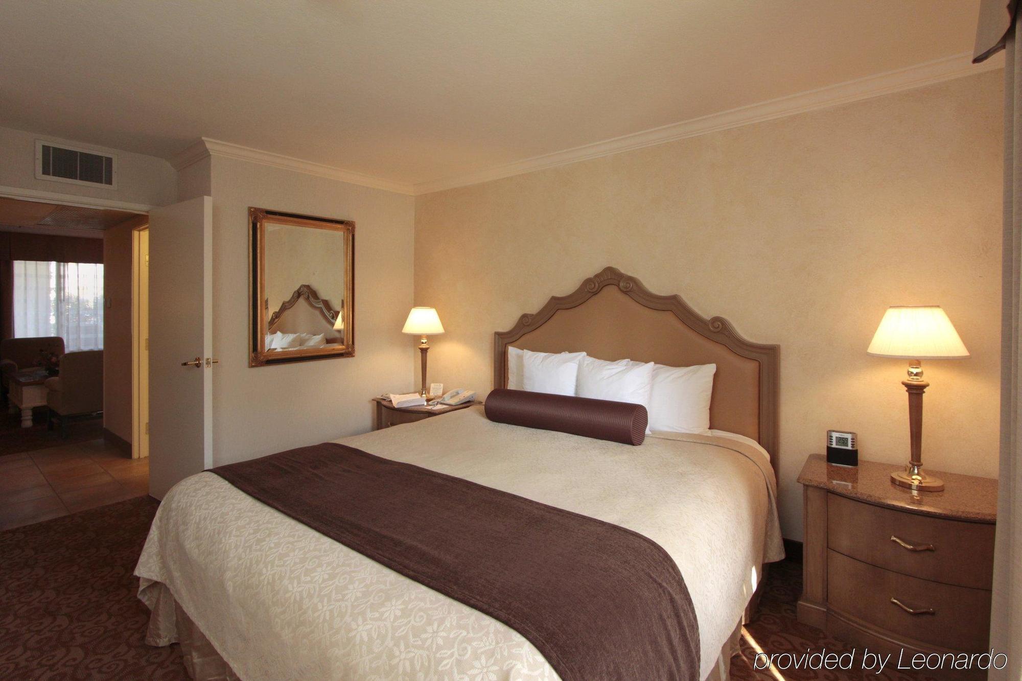 Best Western Posada Royale Hotel & Suites Simi Valley Eksteriør bilde